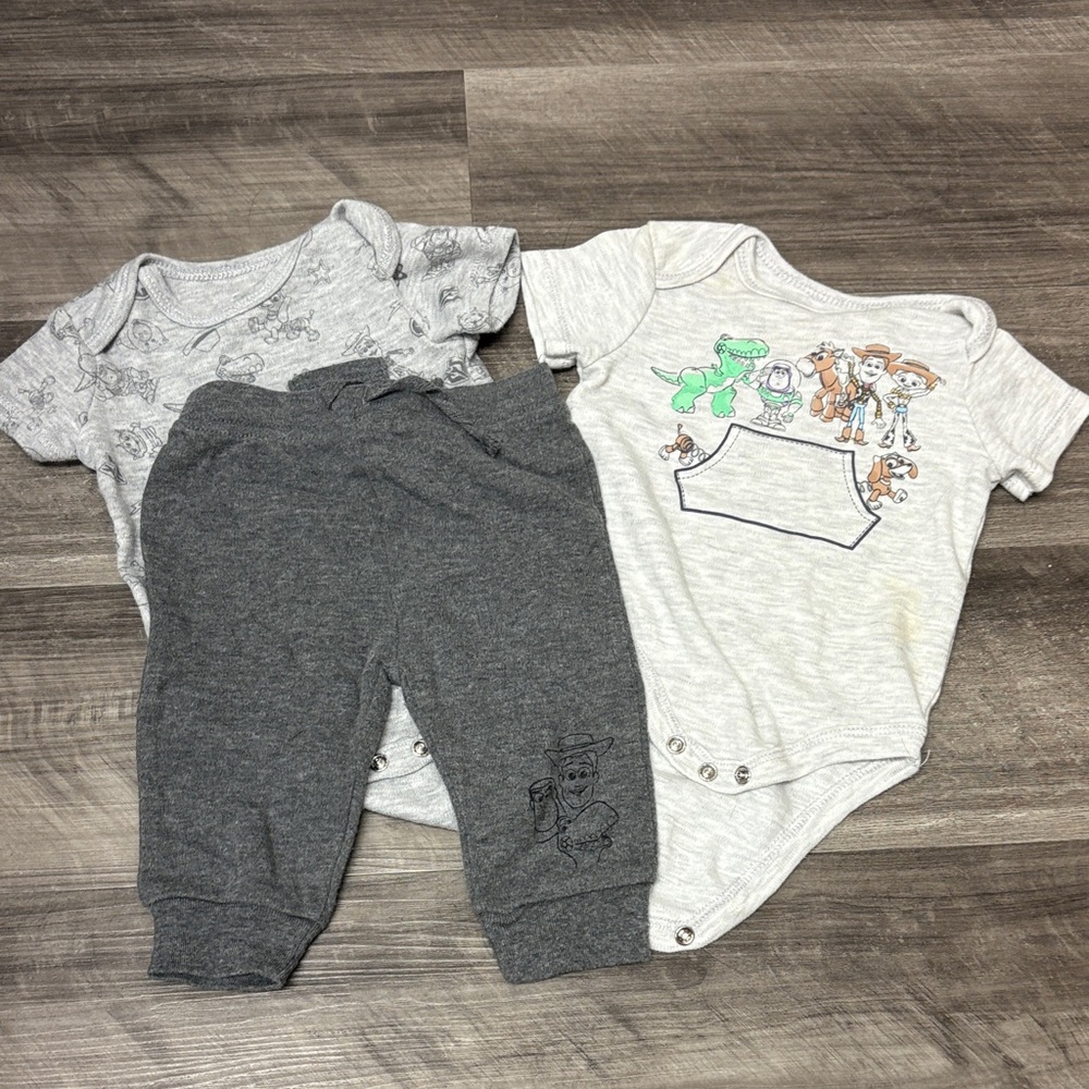 Toy Story Baby Bodysuit Set- size 0-3 months